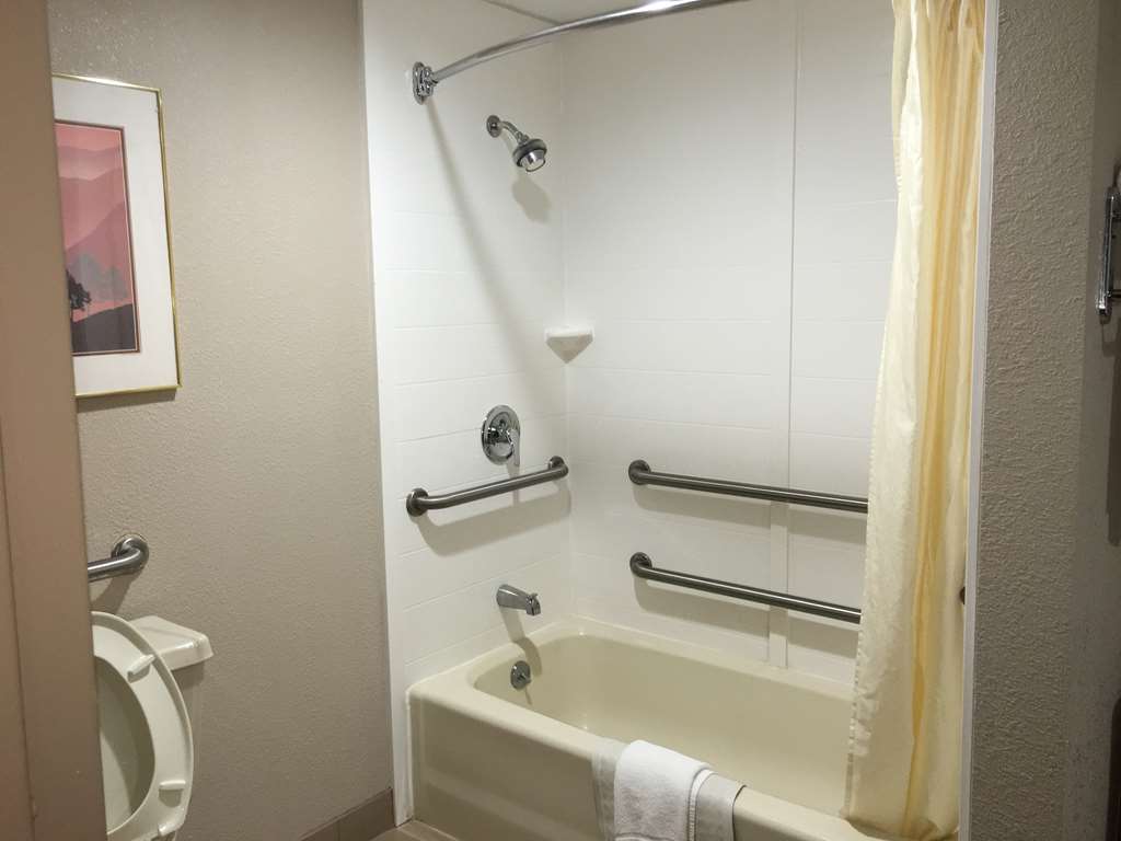 Best Western Gateway Adirondack Inn - photo 20