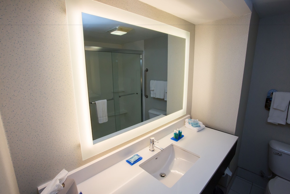 Holiday Inn Express Wilmington by IHG - photo 49