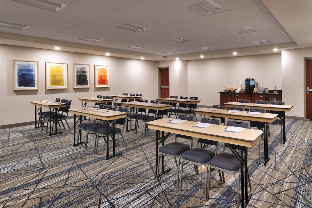 Holiday Inn Express Hotel & Suites Helena by IHG - photo 41