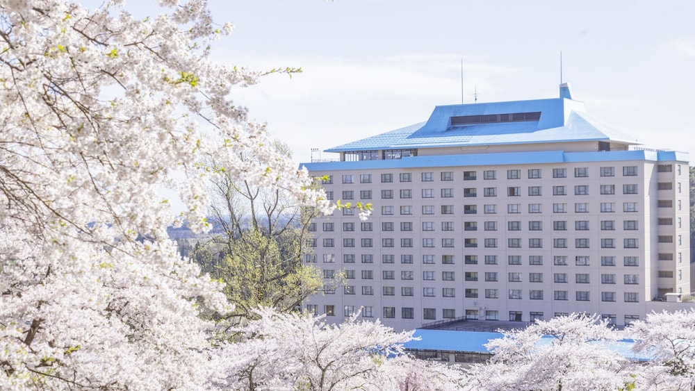 Hanamaki Onsen Hotel Senshukaku — Hanamaki