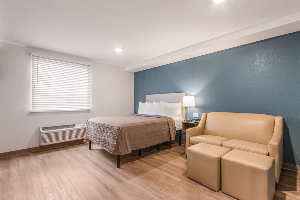 WoodSpring Suites Doral Miami Airport - photo 18
