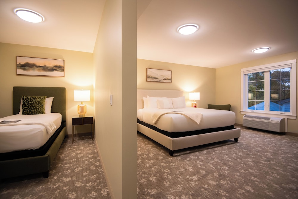 The Pathmaker Hotel - photo 43