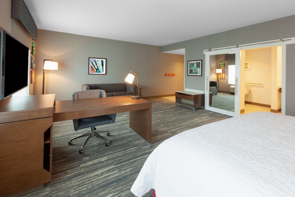 Hampton Inn & Suites Bloomfield Hills Detroit - photo 9