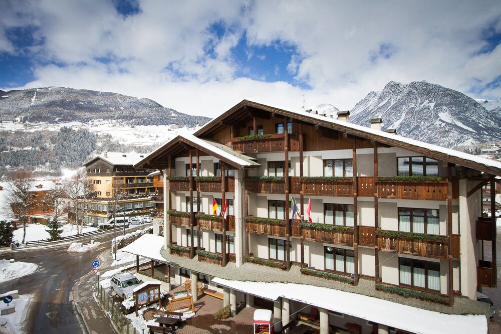 Hotel Derby — Bormio