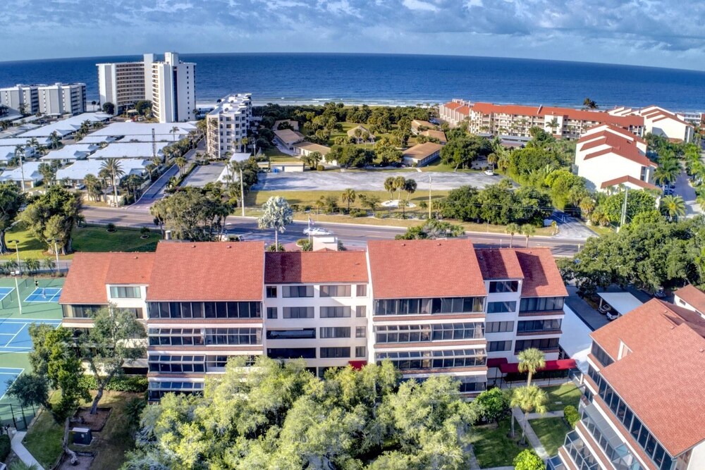 Excelsior Beach to Bay bayside — 4-Star Luxury Hotel in Siesta Key, United States