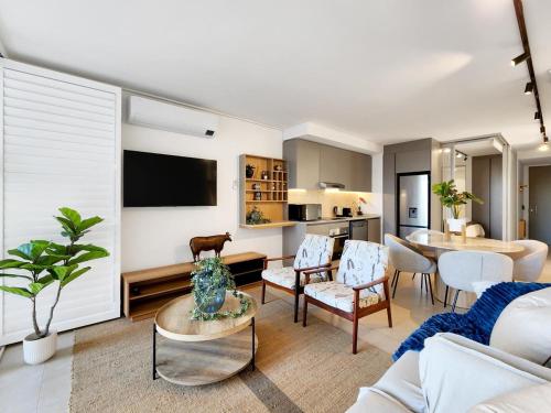 The Braemar Green Point two bed two bath parking