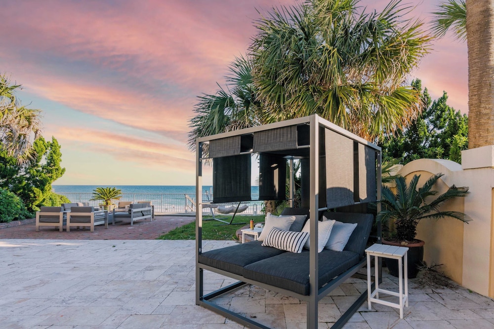 Promenade by Avantstay Beach Front Mansion w Breathtaking Views & Pool - photo 39