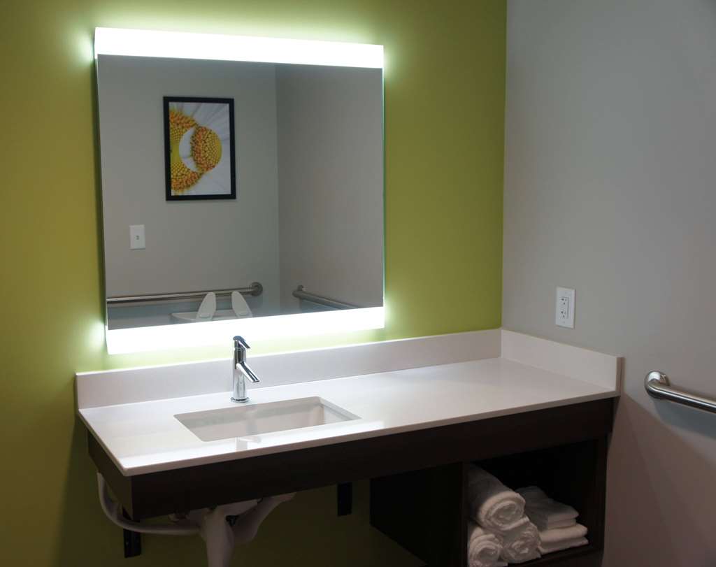 La Quinta Inn & Suites by Wyndham Braselton - photo 33
