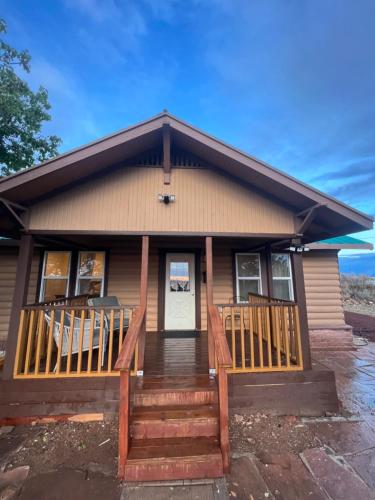 Grand Canyon Getaway Cozy & easily accessible in Williams, United States