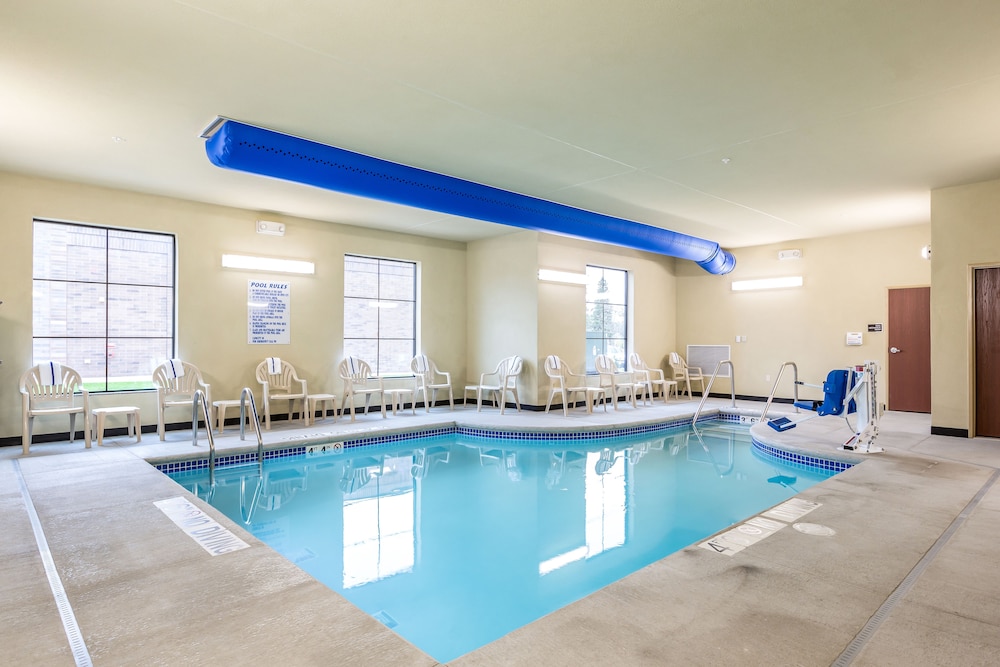 Cobblestone Hotel & Suites Hartford - photo 38