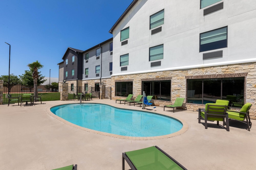 Wingate By Wyndham College Station South - photo 26