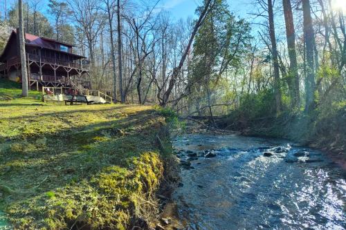 Lazy Bear Creek Lodge — 4-Star Luxury Hotel in Blairsville, United States
