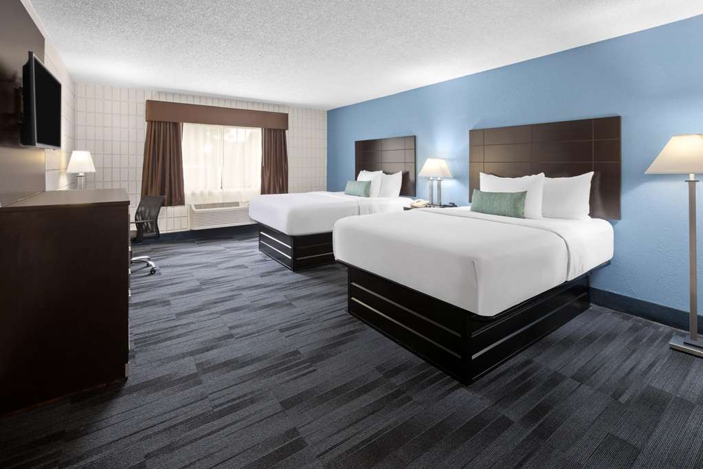 Baymont Inn and Suites by Wyndham Farmington MO - photo 18