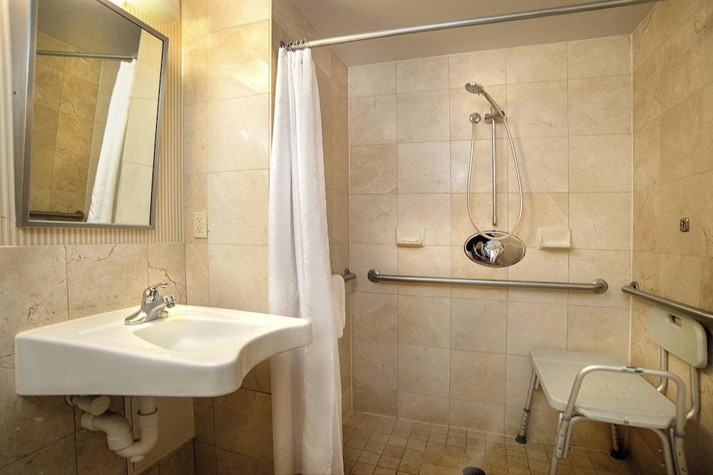 Sheraton Westport Chalet Hotel St. Louis - photo 39