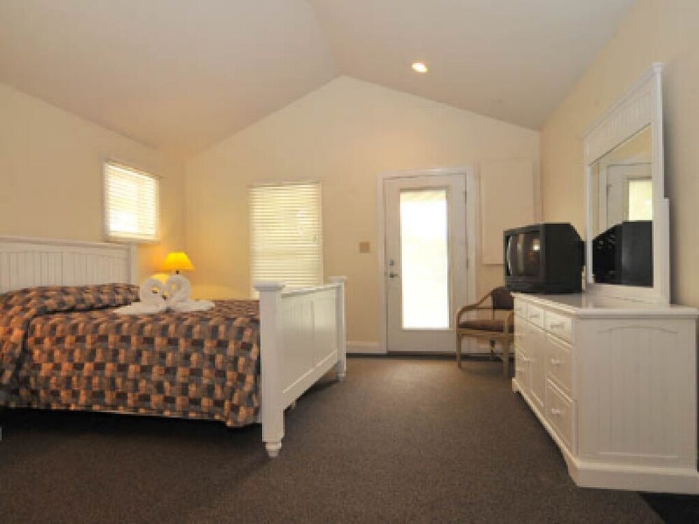 Skaneateles Suites - photo 30