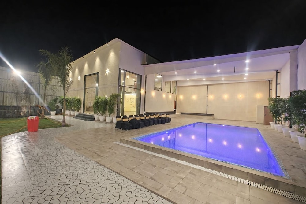 Dornix by Housiify in Bilaspur, India