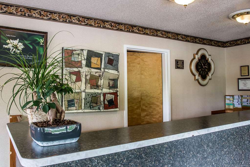 Econo Lodge Paw Paw - photo 9