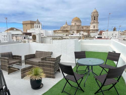 Hidden Gem Penthouse El MesA3n in Cadiz, Spain