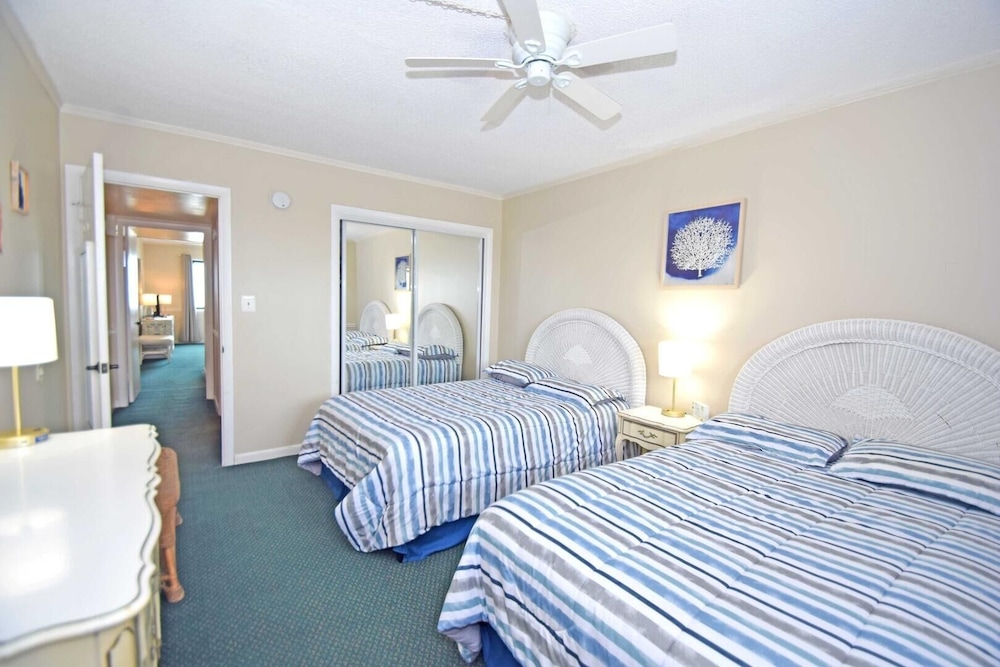 Towers 402 2 Bedroom Condo by RedAwning - photo 3