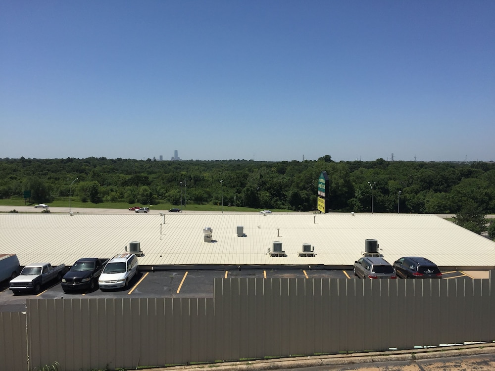Park Hill Inn and Suites - photo 13