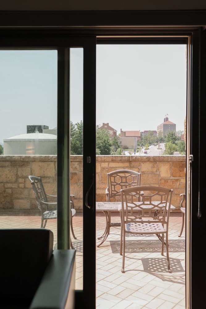 The Oread Lawrence Tapestry Collection by Hilton - photo 75