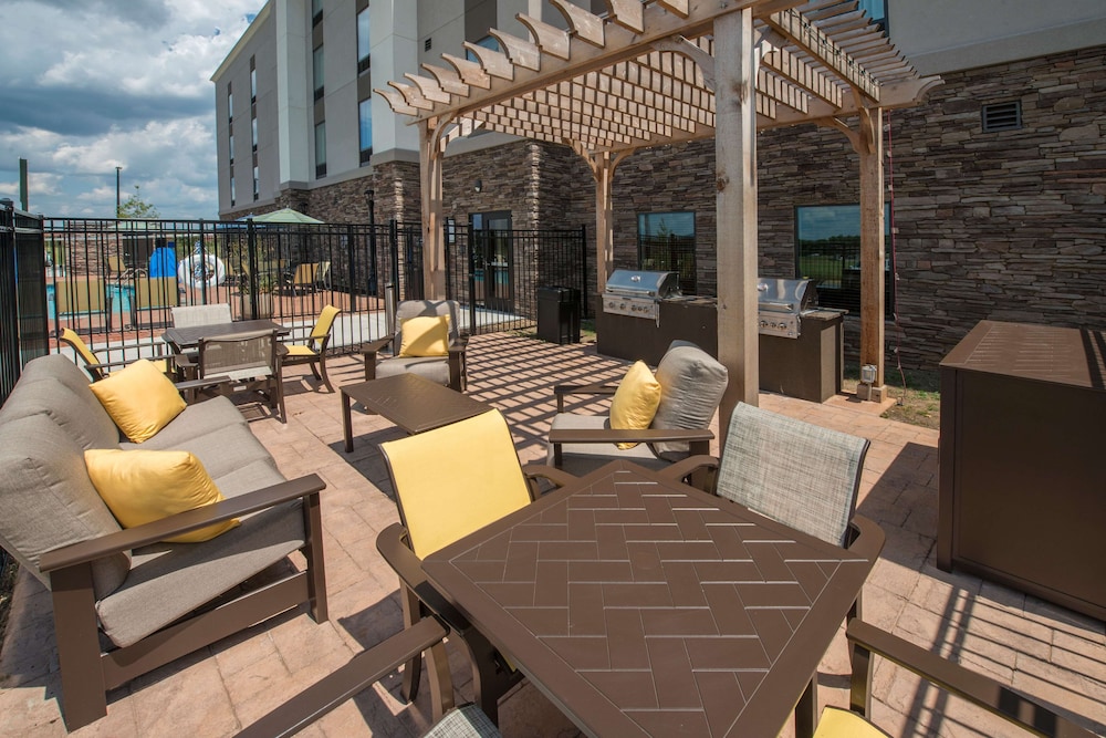 Hampton Inn Waynesboro - photo 37