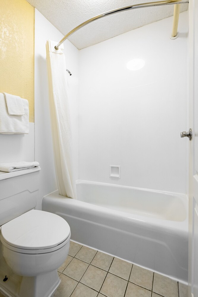 OYO Hotel Rome GA Historic District - photo 19