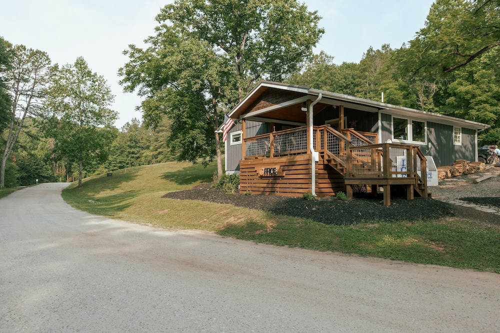 Emberglow Outdoor Resort - photo 310