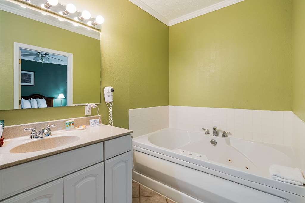 Quality Inn Weston - photo 20