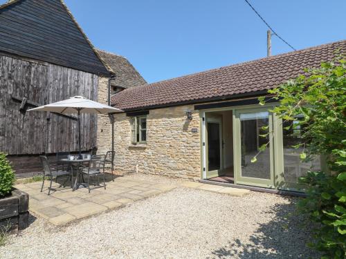 Ewecub Barn — 5-Star Luxury Hotel in Burford, United Kingdom