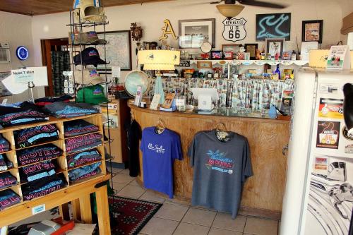 Blue Swallow Motel - photo 32