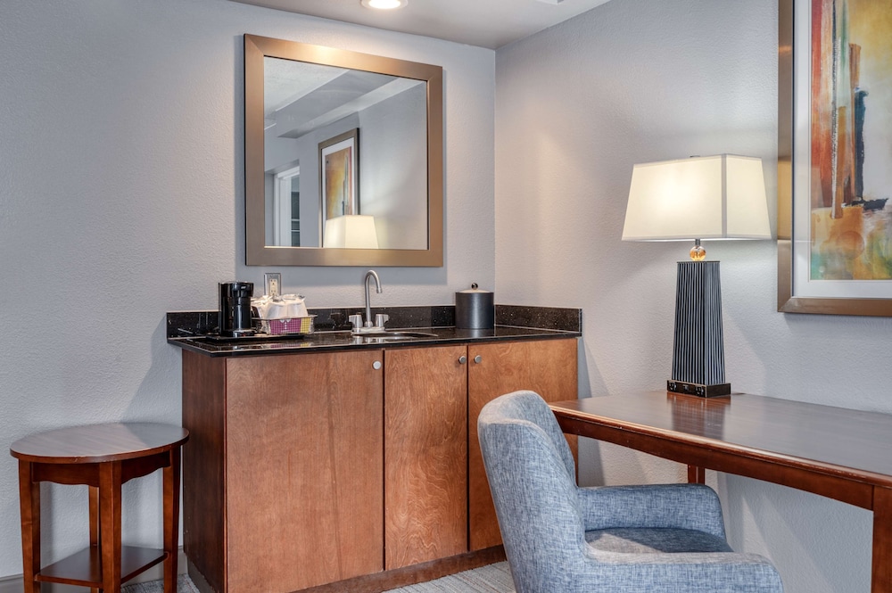Hampton Inn Baltimore White Marsh - photo 29