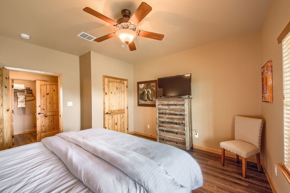 Old Mills Resort OM A11 2 Bedroom Condo by RedAwning - photo 7
