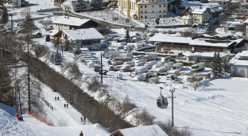 Aparthaus Camping Stubai — 4-Star Luxury Hotel in Neustift Im Stubaital, Austria