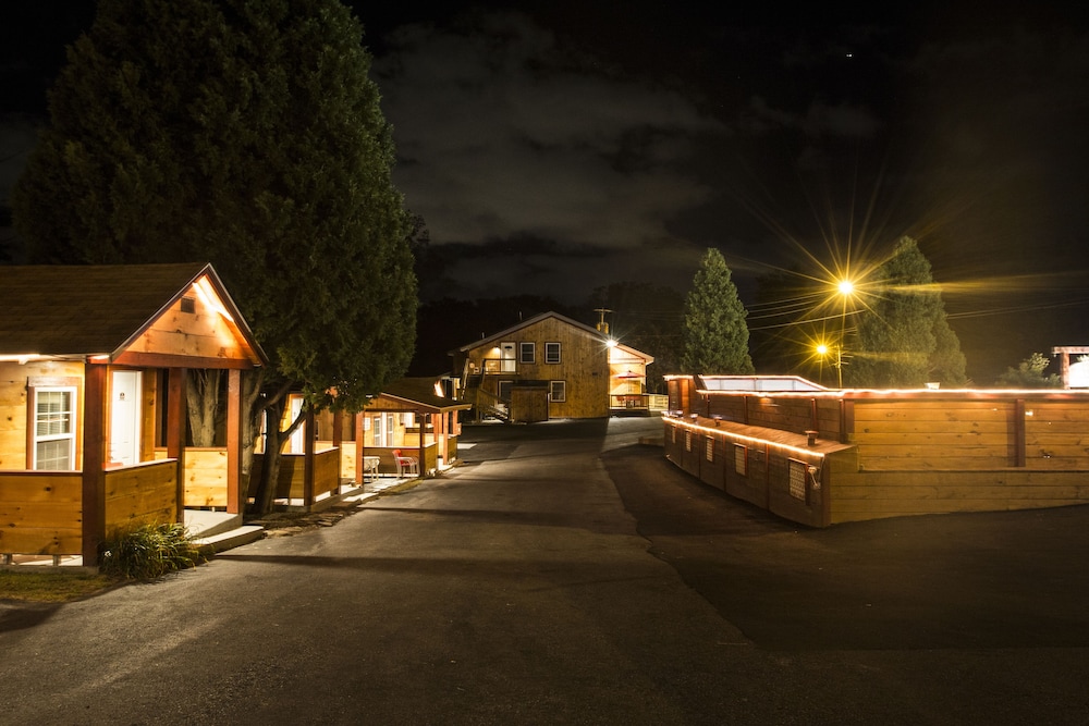 King Hendrick Motel - photo 20