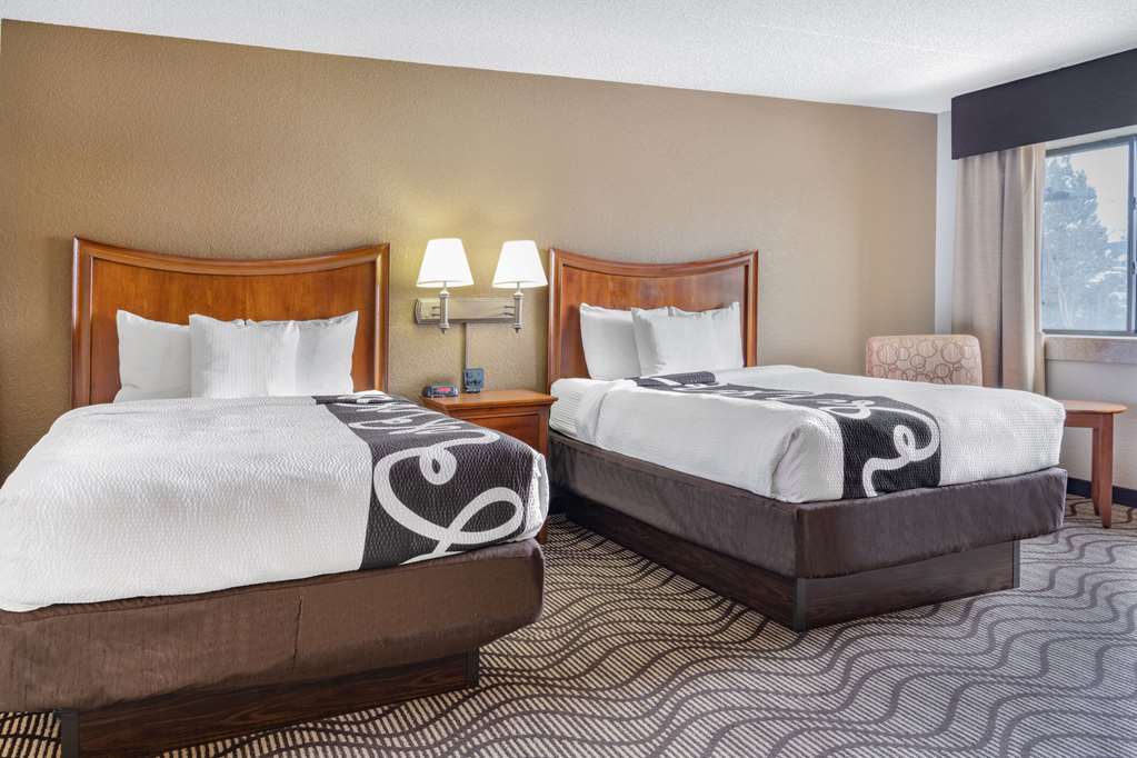 La Quinta Inn & Suites by Wyndham Minneapolis Minnetonka - photo 9
