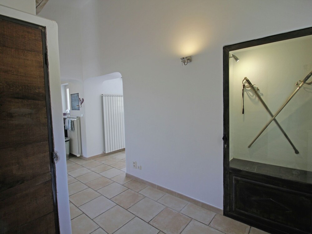 Beautiful Renovated Bastide With Private Pool and Panoramic Views 3km From Apt — 4-Star Luxury Hotel in Apt, France