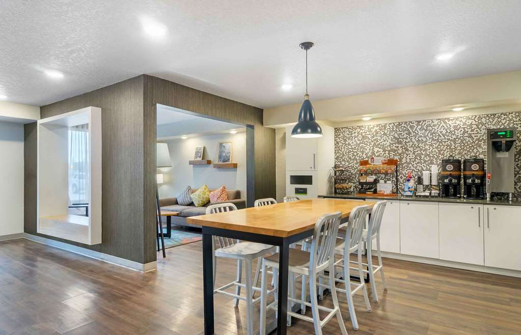 Extended Stay America Suites Tampa Northeast - photo 5