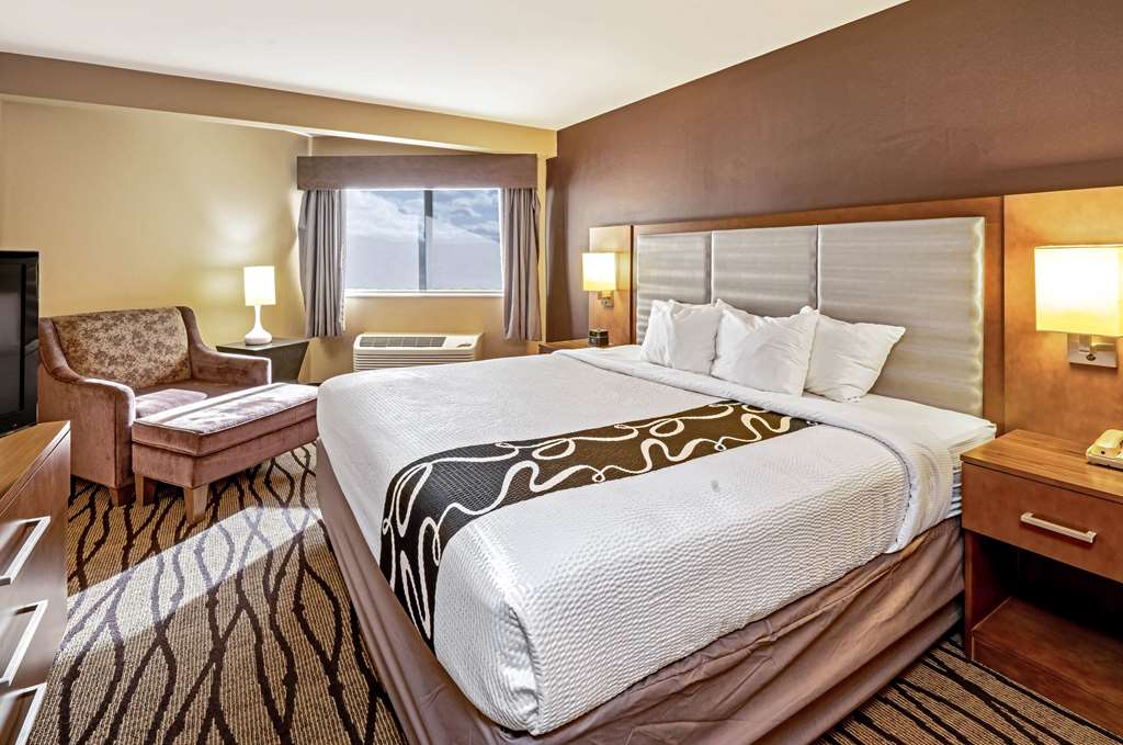 La Quinta Inn & Suites by Wyndham Butte - photo 34