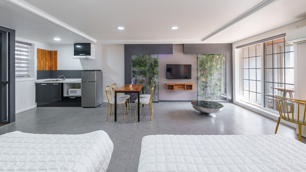 Gyeongju Instar Pension — 4-Star Luxury Hotel in Gyeongju, South Korea