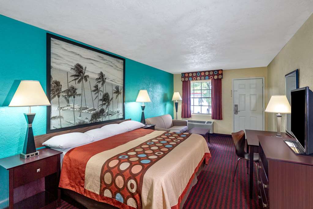 Super 8 by Wyndham Bradenton Sarasota Area - photo 16