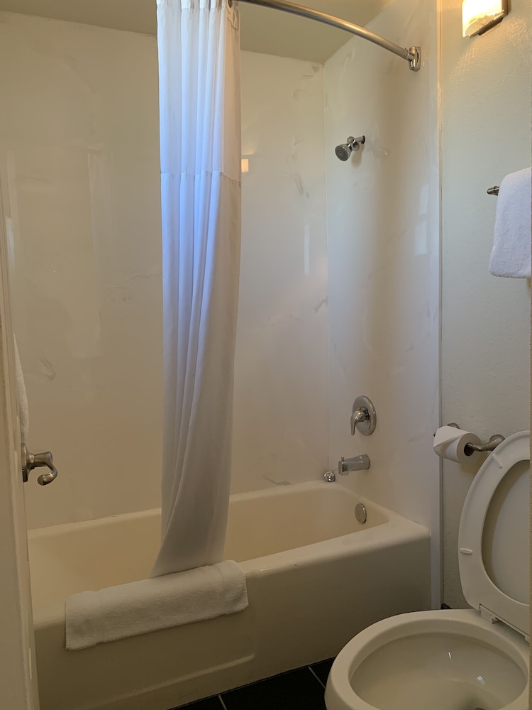 La Junta Inn - photo 32