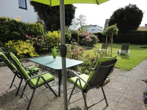 Fewo Am Deich 70m zum Strand Glasfaser Fahrradgarage eigener Parkplatz eigener Garten — 4-Star Luxury Hotel in Dahme, Germany