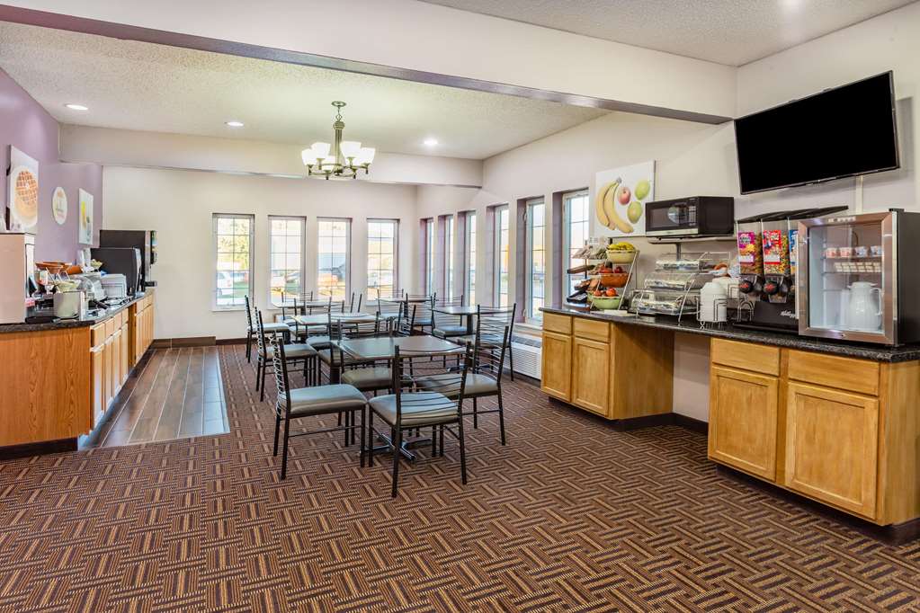 Emmetsburg Hotel and Suites - photo 61