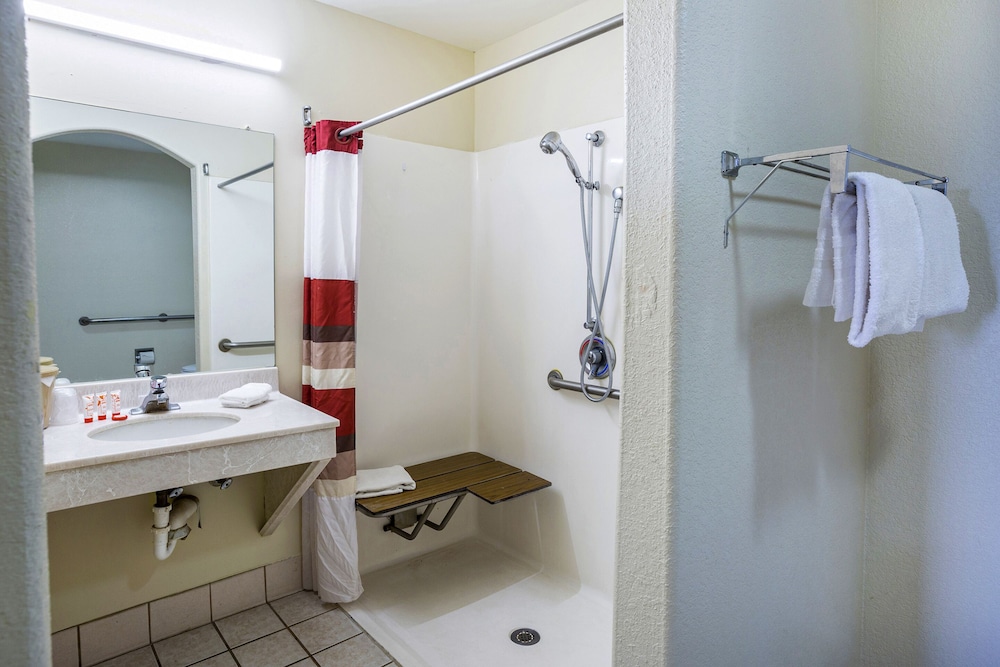 Oyo Hotel Lsu - photo 23