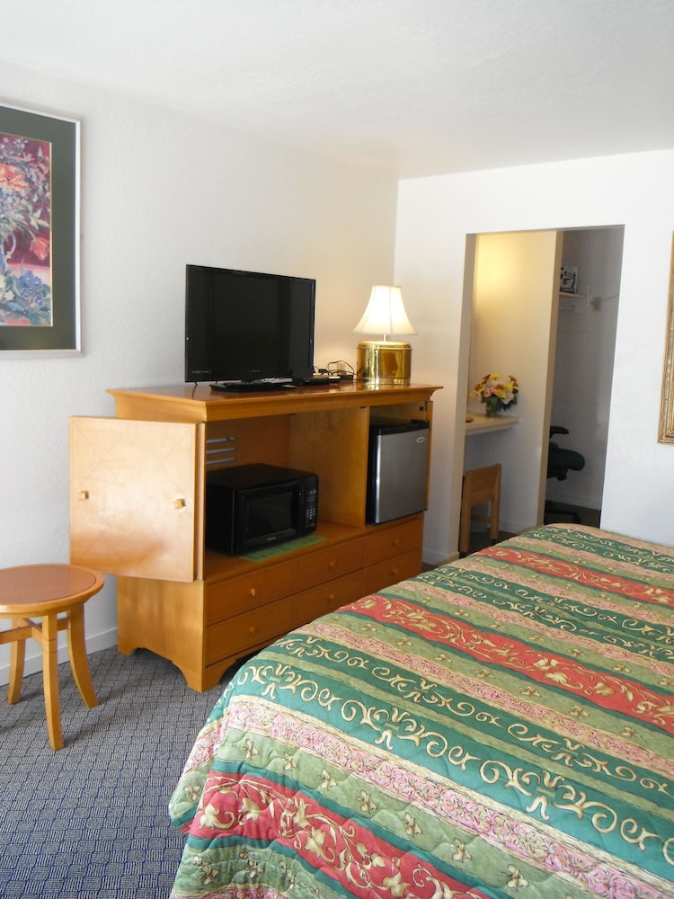 Colusa Riverside Inn - photo 6