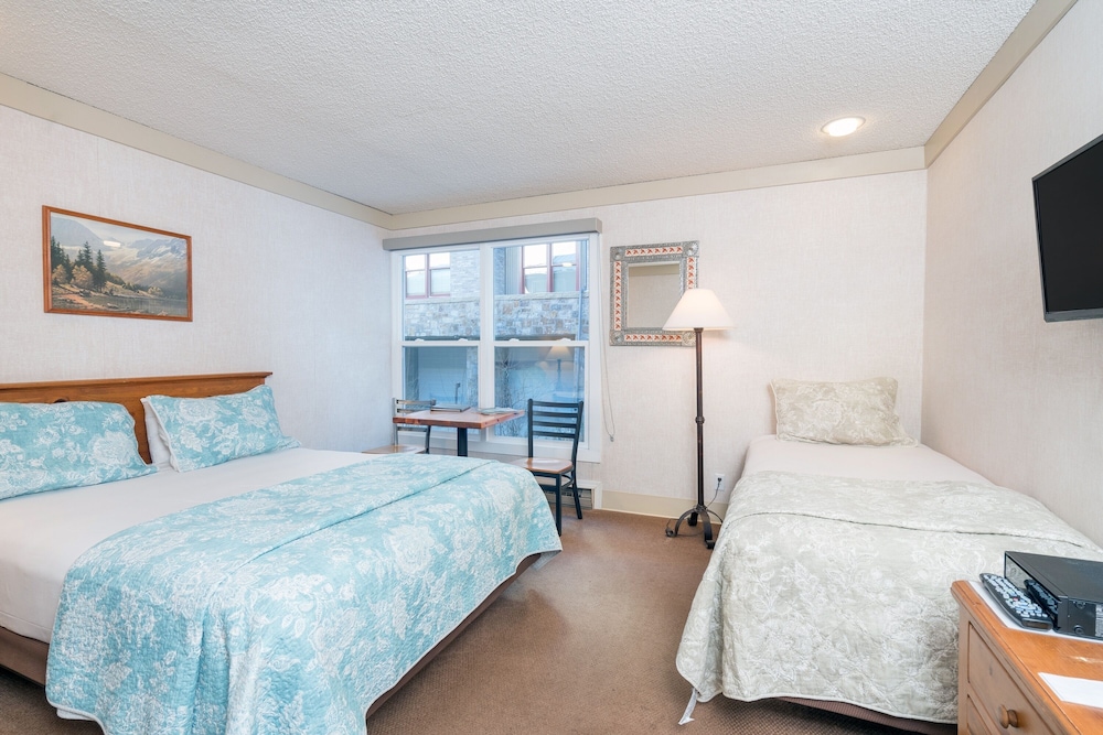 Mountainside Inn 317 1 Bedroom Hotel Room by Alpine Lodging Telluride - featured photo