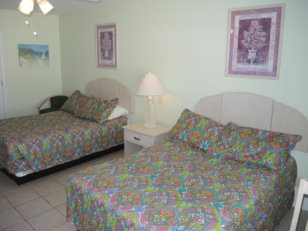 Golf Resort Villa 2607 with Family Friendly Outdoor Pools Onsite by RedAwning - photo 7
