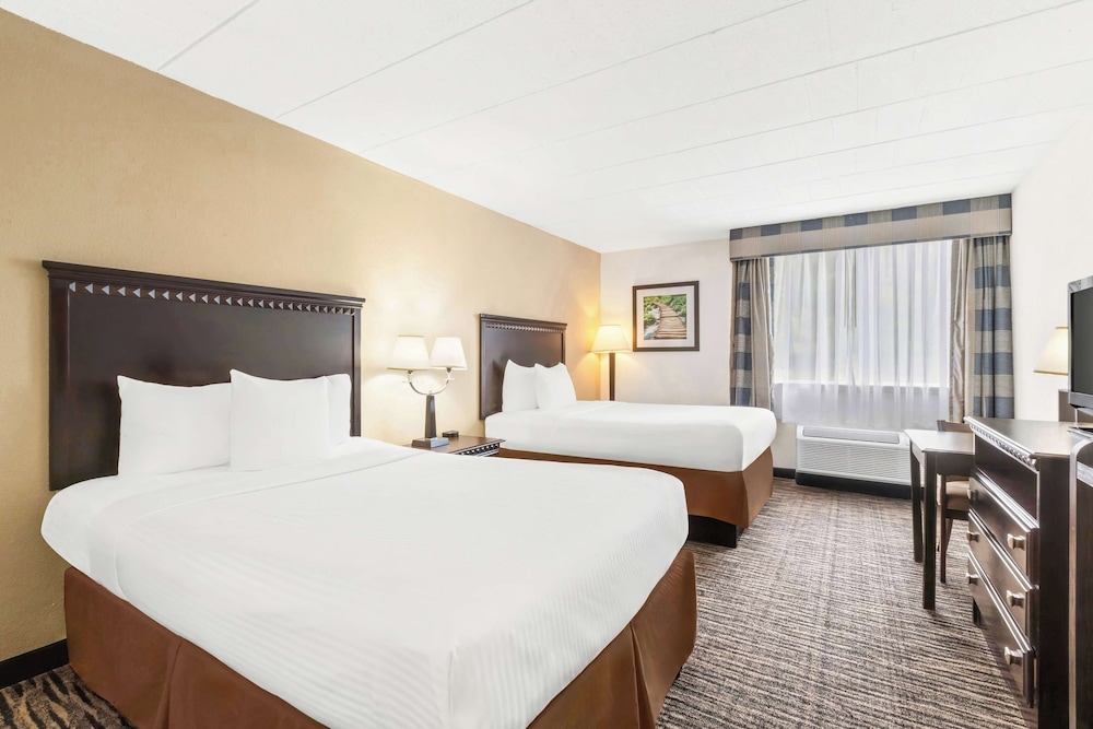 Best Western Hazlet Inn - photo 9