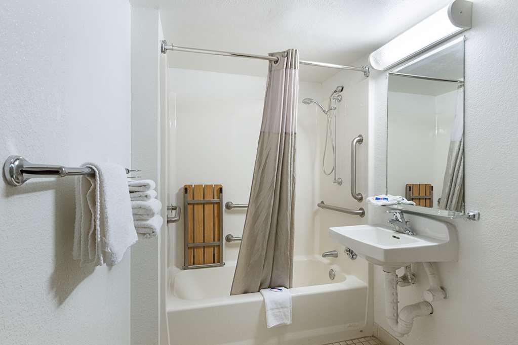 Motel 6 Mesa South - photo 21